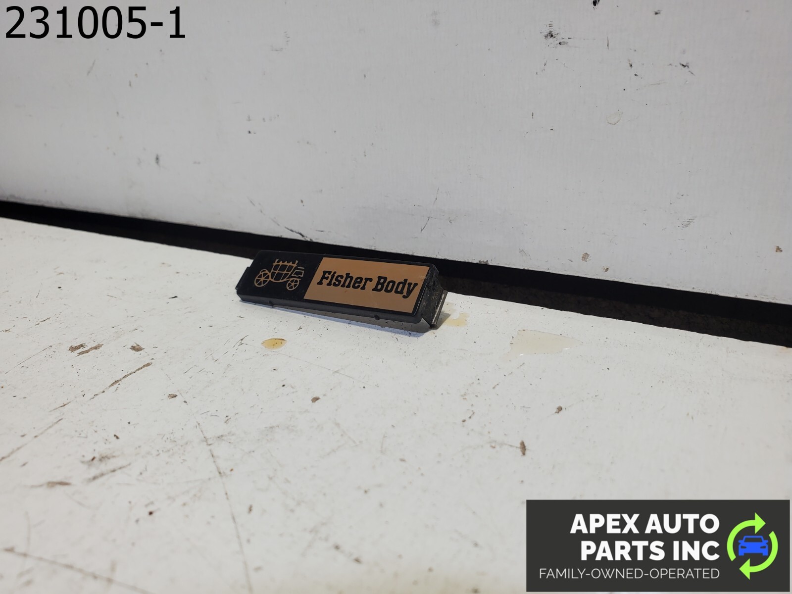 OEM 1984 Pontiac Fiero INTERIOR DOOR STEP SILL EMBLEM FISHER BODY - Image 4