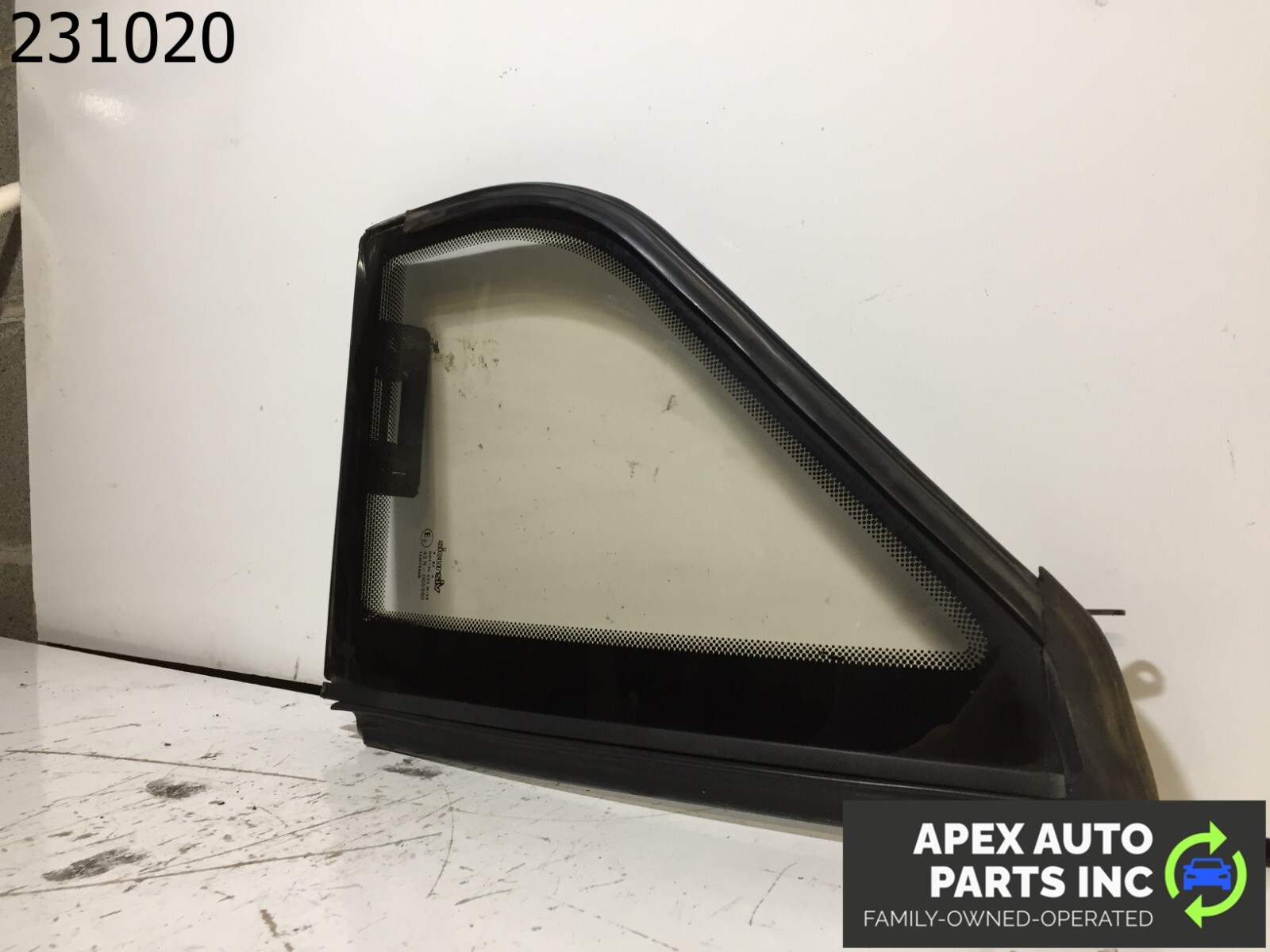 OEM 1990 Cadillac Allante Passenger Right Quarter Glass Soft Top - Image 4