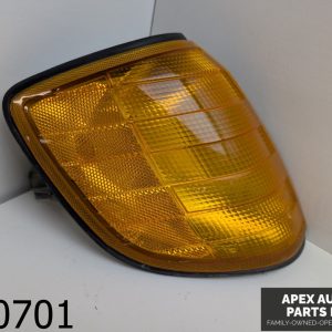 OEM 1993 Mercedes 300SE 3.2L Turn Signal Light Lamp Fender Mtd Right RH