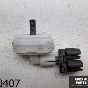 OEM 1996 Mercedes S420 4.2L REAR LID VACUUM ELEMENT
