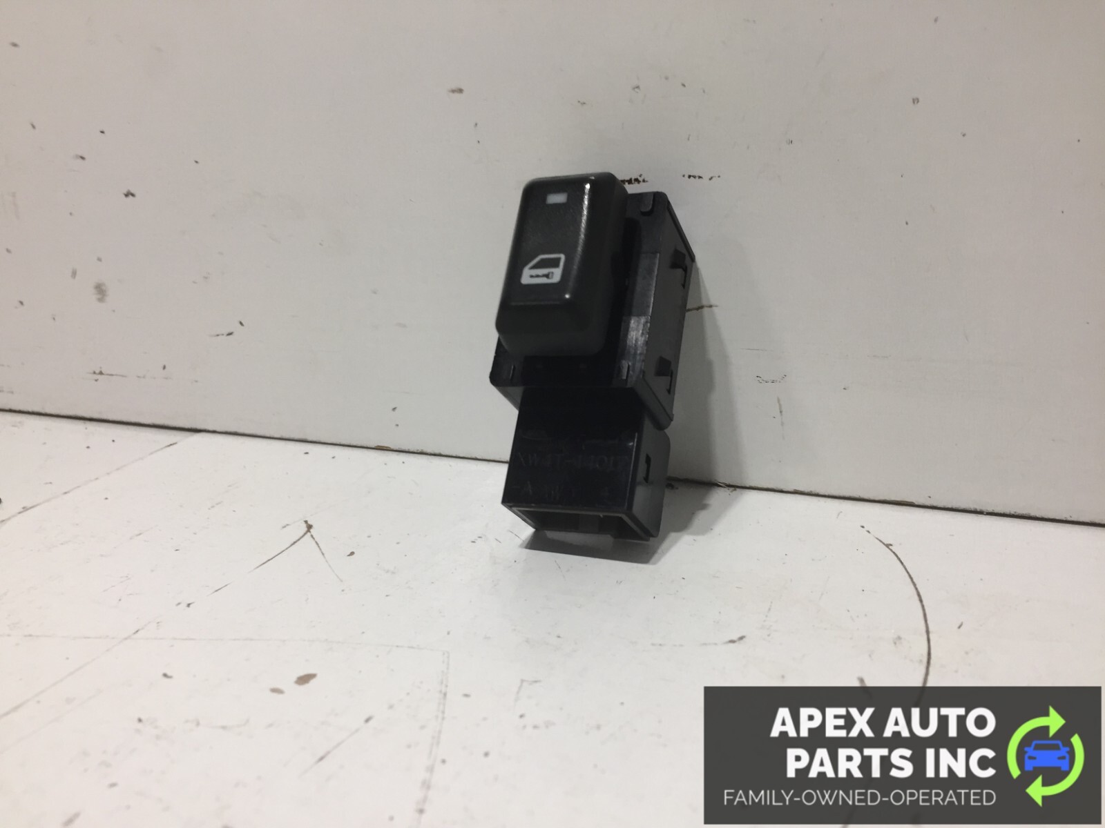 OEM 2000 2001 2002 Lincoln LS Front Left Driver Door Lock Switch XW4T-14017-A - Image 4