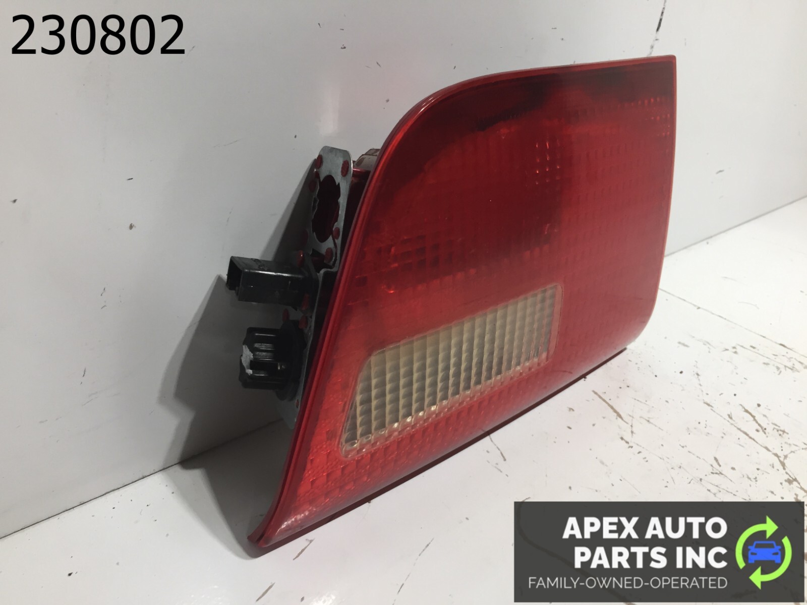 OEM 2000 - 2003 BMW X5 LEFT DRIVER SIDE INNER TAILLIGHT TAIL LIGHT LAMP 8383183 - Image 3