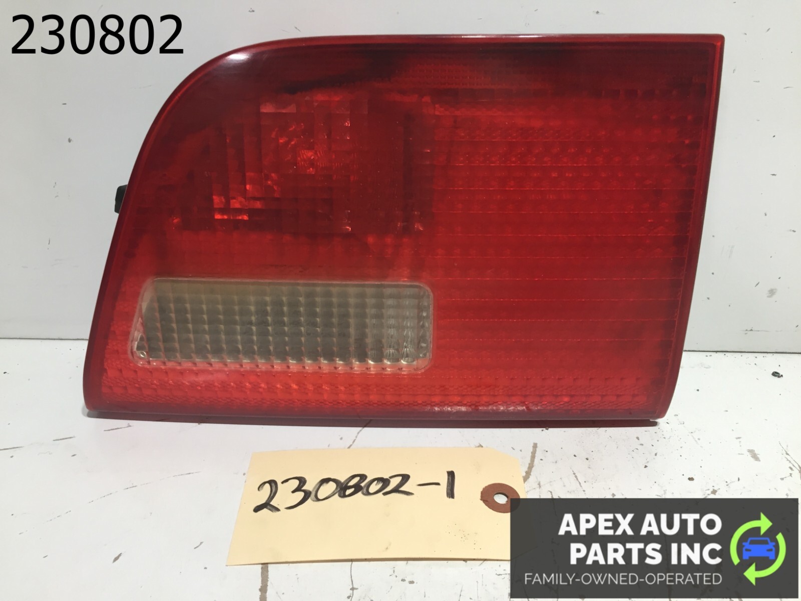 OEM 2000 - 2003 BMW X5 LEFT DRIVER SIDE INNER TAILLIGHT TAIL LIGHT LAMP 8383183