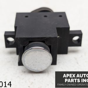 OEM 2002-2005 BMW 745Li 4.4L TRUNK OPEN RELEASE SWITCH BUTTON