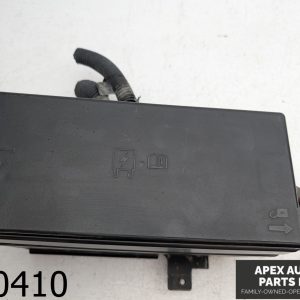 OEM 2006 Ford Mustang 4.0L Fuse Box Assembly