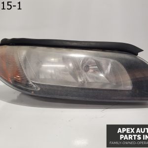 OEM 2007 Volvo S80 3.2L Right Front Headlight Assembly Halogen 31353324