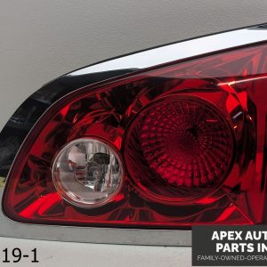 OEM 2008-2012 Buick Enclave 3.6L INNER TAILLIGHT RH Right Passenger SIDE HALOGEN