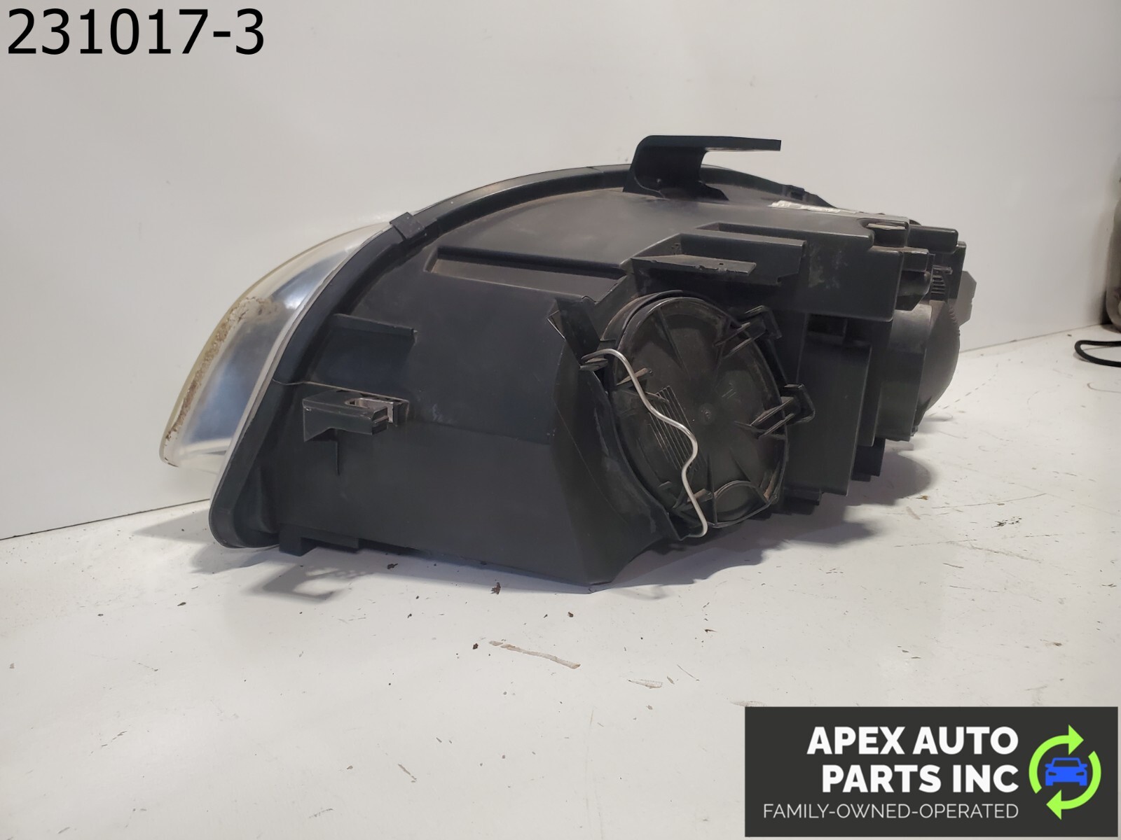 OEM 2008 Audi A4 Right Front Headlight Assembly Halogen 8E0941004A - Image 5