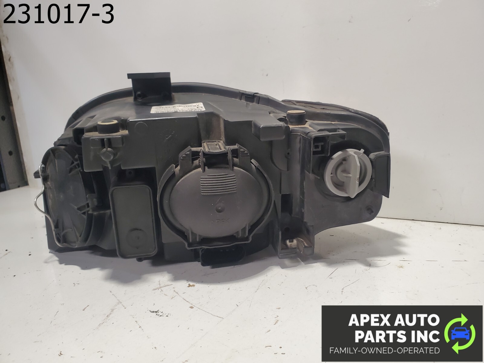OEM 2008 Audi A4 Right Front Headlight Assembly Halogen 8E0941004A - Image 7