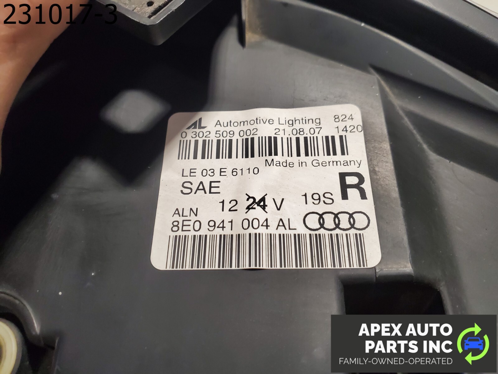 OEM 2008 Audi A4 Right Front Headlight Assembly Halogen 8E0941004A - Image 8