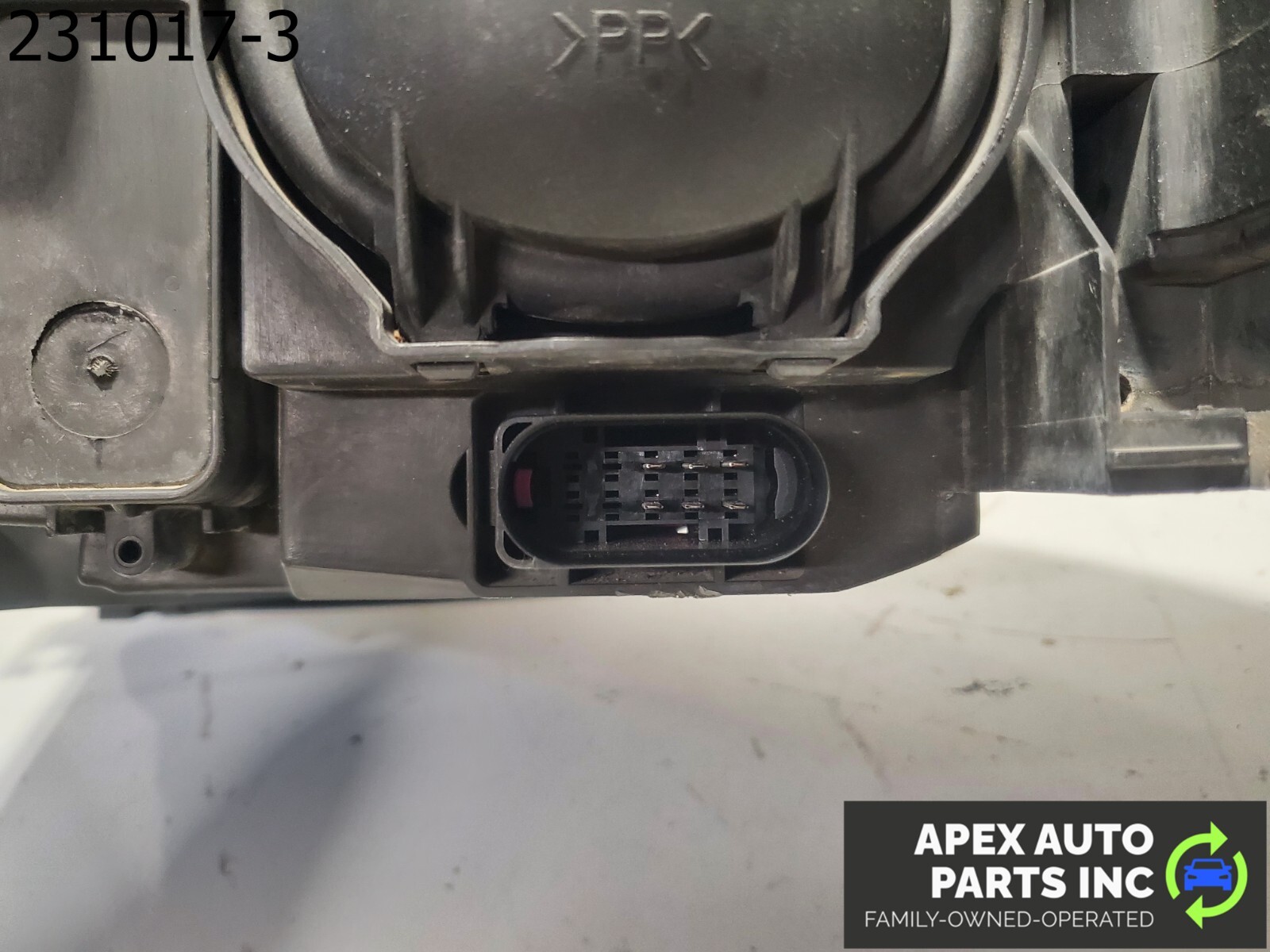 OEM 2008 Audi A4 Right Front Headlight Assembly Halogen 8E0941004A - Image 9