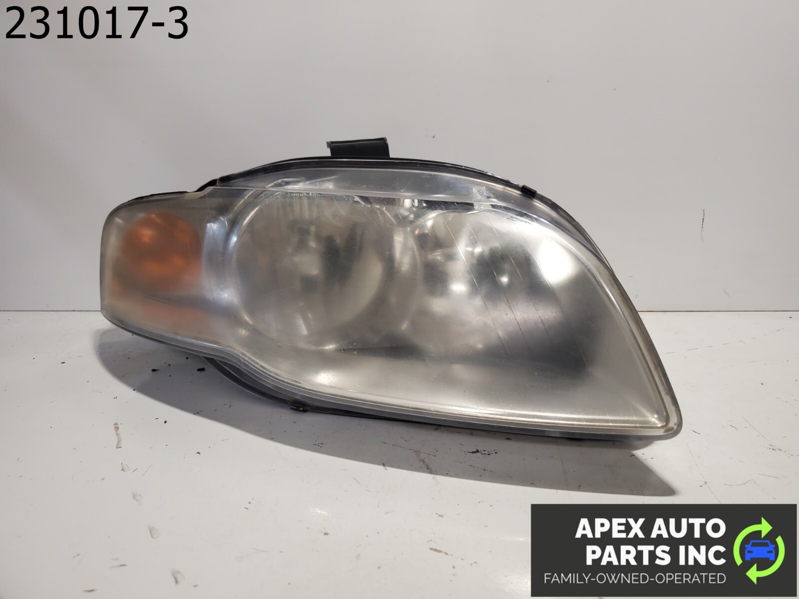 OEM 2008 Audi A4 Right Front Headlight Assembly Halogen 8E0941004A