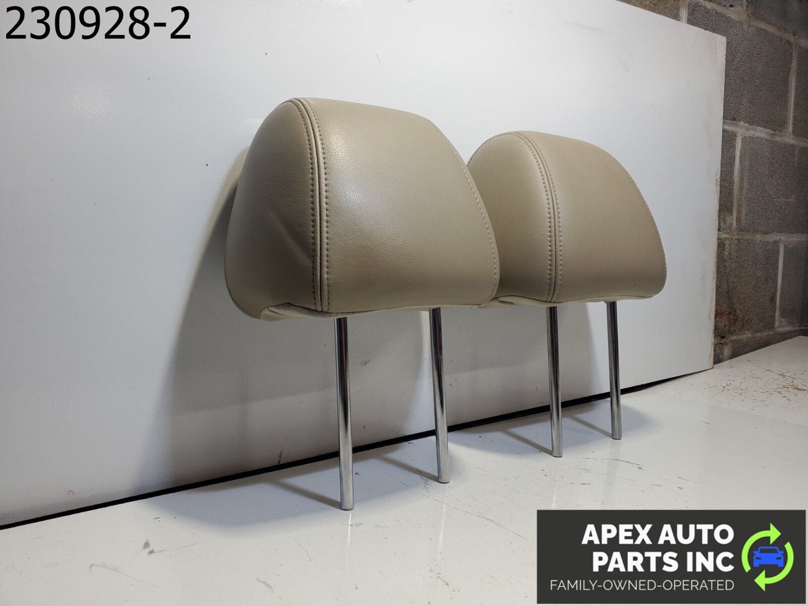 OEM 2008 Nissan Altima OEM Right And Left Front Head Rest Beige Leather - Image 5