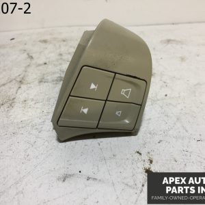 OEM 2008 Volvo S80 Steering Wheel Radio Control Switch 30768065