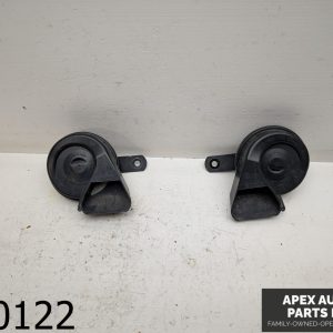 OEM 2009 Mercedes ML350 3.5L HORN LEFT RIGHT SET