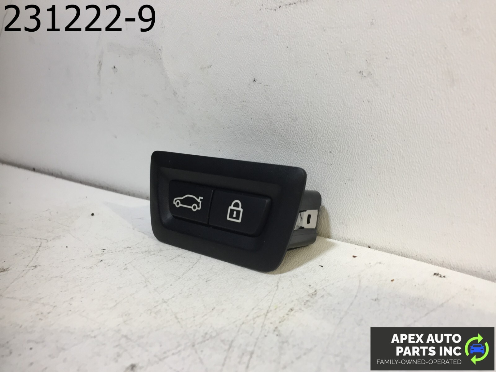 OEM 2011 BMW 550i TRUNK RELEASE OPENER & CENTER LOCKING CONTROL SWITCH - Image 4