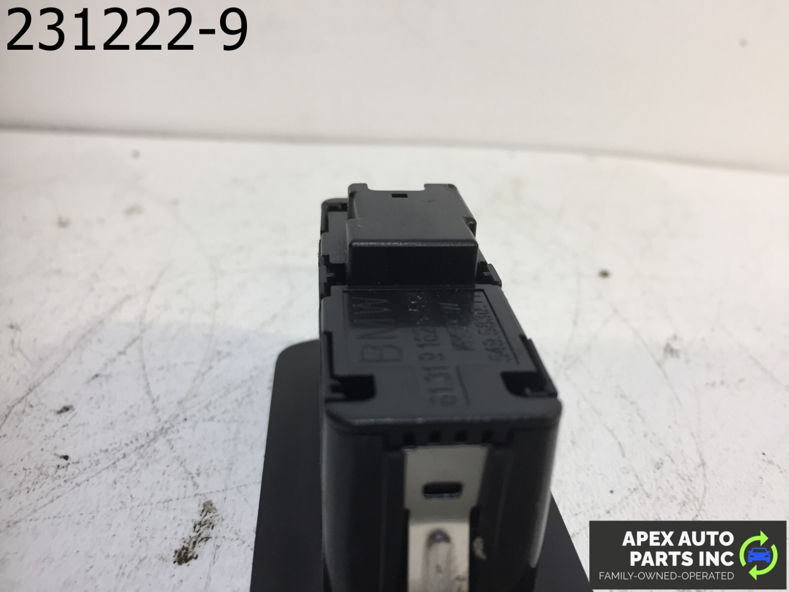 OEM 2011 BMW 550i TRUNK RELEASE OPENER & CENTER LOCKING CONTROL SWITCH - Image 8