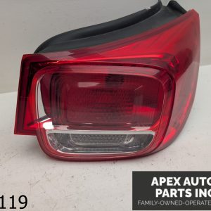 OEM 2013 Chevrolet Malibu 2.4L Tail Light Assembly Right QUARTER PANEL MOUNTED