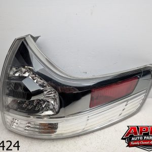 OEM 2014 Toyota Sienna 3.5L Passenger Tail Light Quarter Panel Mounted Clear