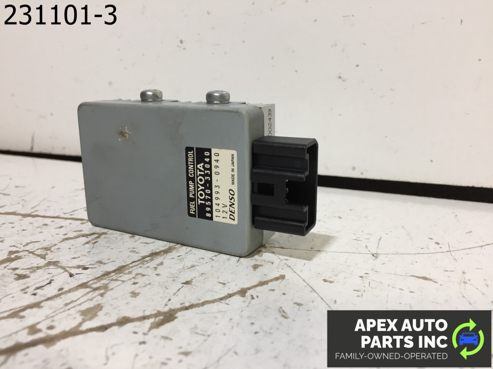 OEM 2015 Lexus ES350 3.5L FUEL PUMP CONTROL MODULE 8957033040 - Image 7