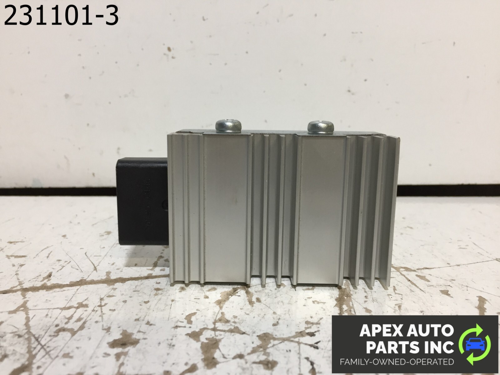 OEM 2015 Lexus ES350 3.5L FUEL PUMP CONTROL MODULE 8957033040