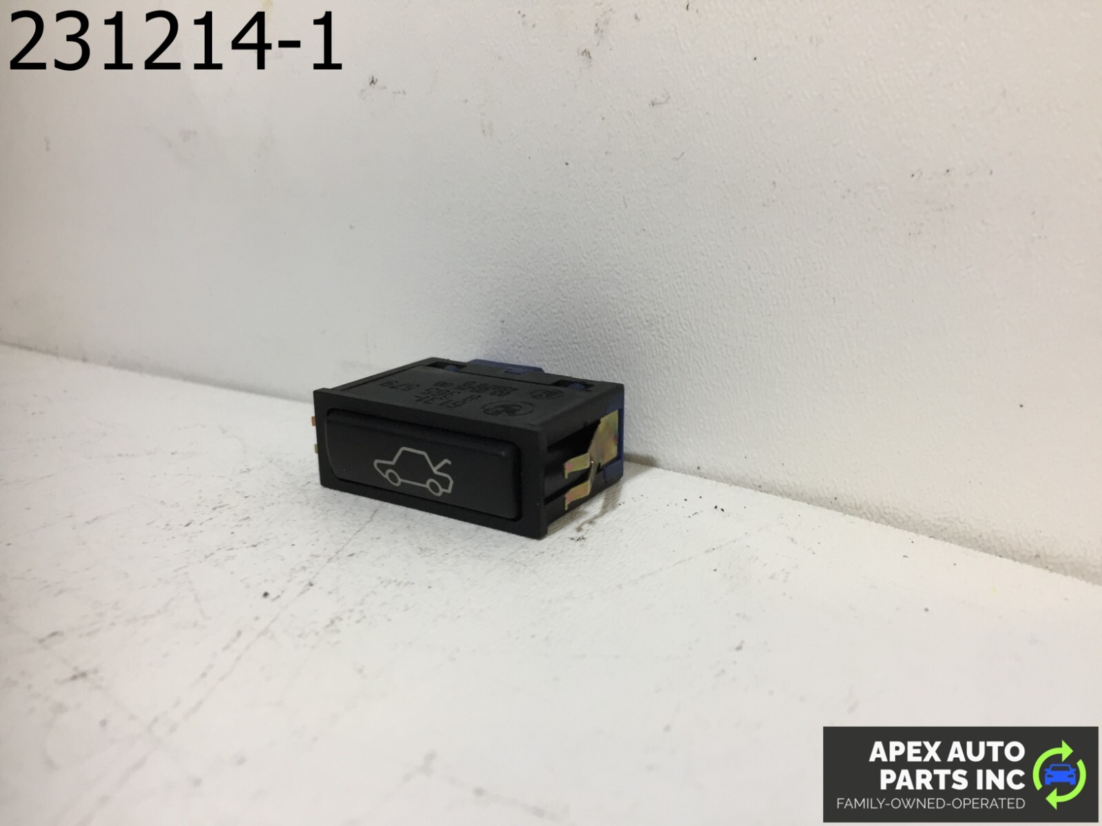 OEM BMW X5 2006 TAILGATE TRUNK RELEASE SWITCH BUTTON - Image 4