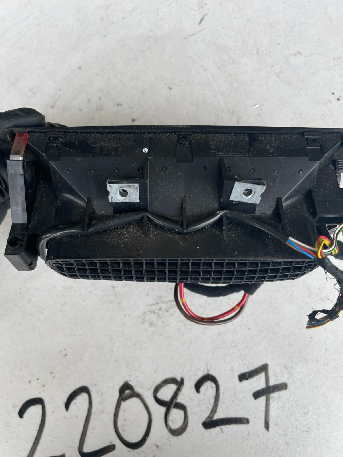 OEM BMW X5 E53 Rear Center Console Fresh Air Vent Grille Nozzle Panel 8409081 - Image 7