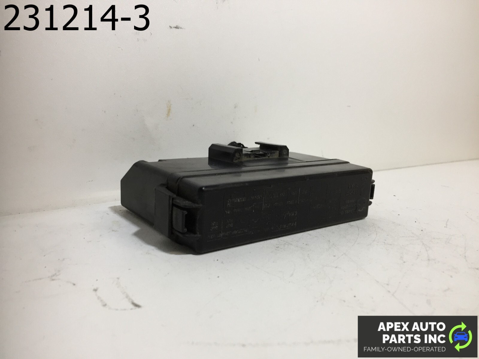 OEM Infiniti G35 2004 Engine Fuse Junction Relay Box W/ Lid 3.5 - Image 3