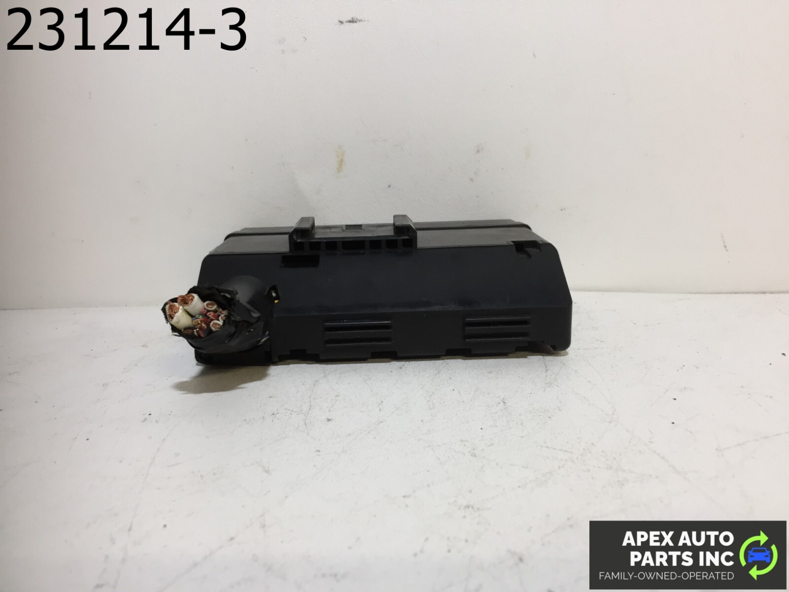 OEM Infiniti G35 2004 Engine Fuse Junction Relay Box W/ Lid 3.5 - Image 5