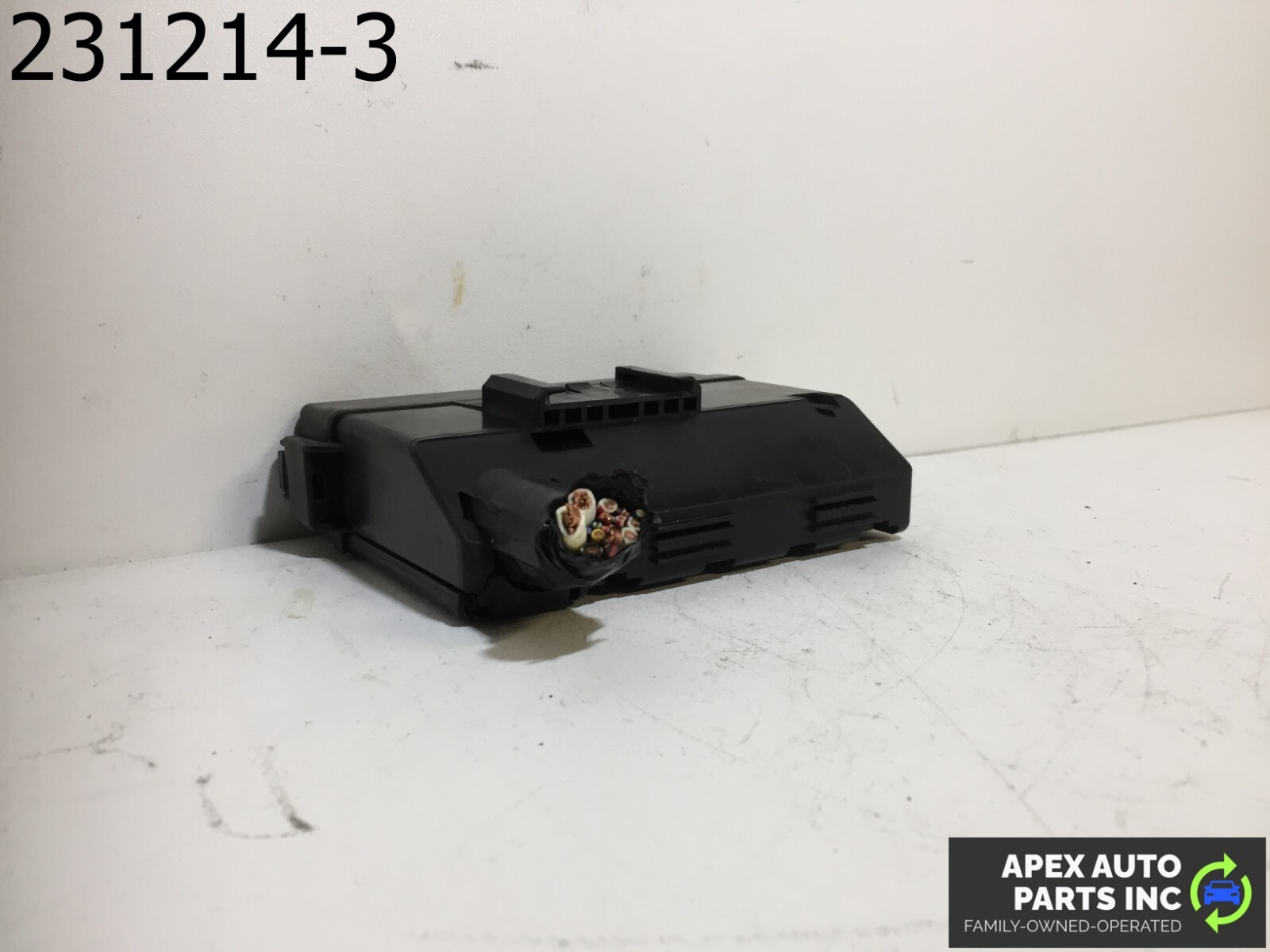 OEM Infiniti G35 2004 Engine Fuse Junction Relay Box W/ Lid 3.5 - Image 6