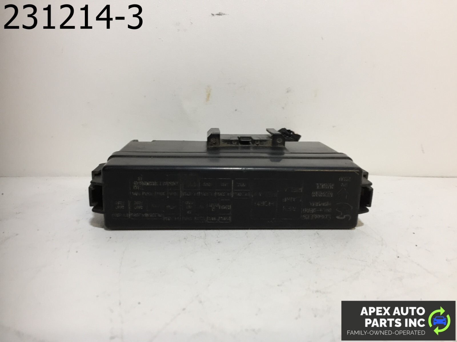 OEM Infiniti G35 2004 Engine Fuse Junction Relay Box W/ Lid 3.5