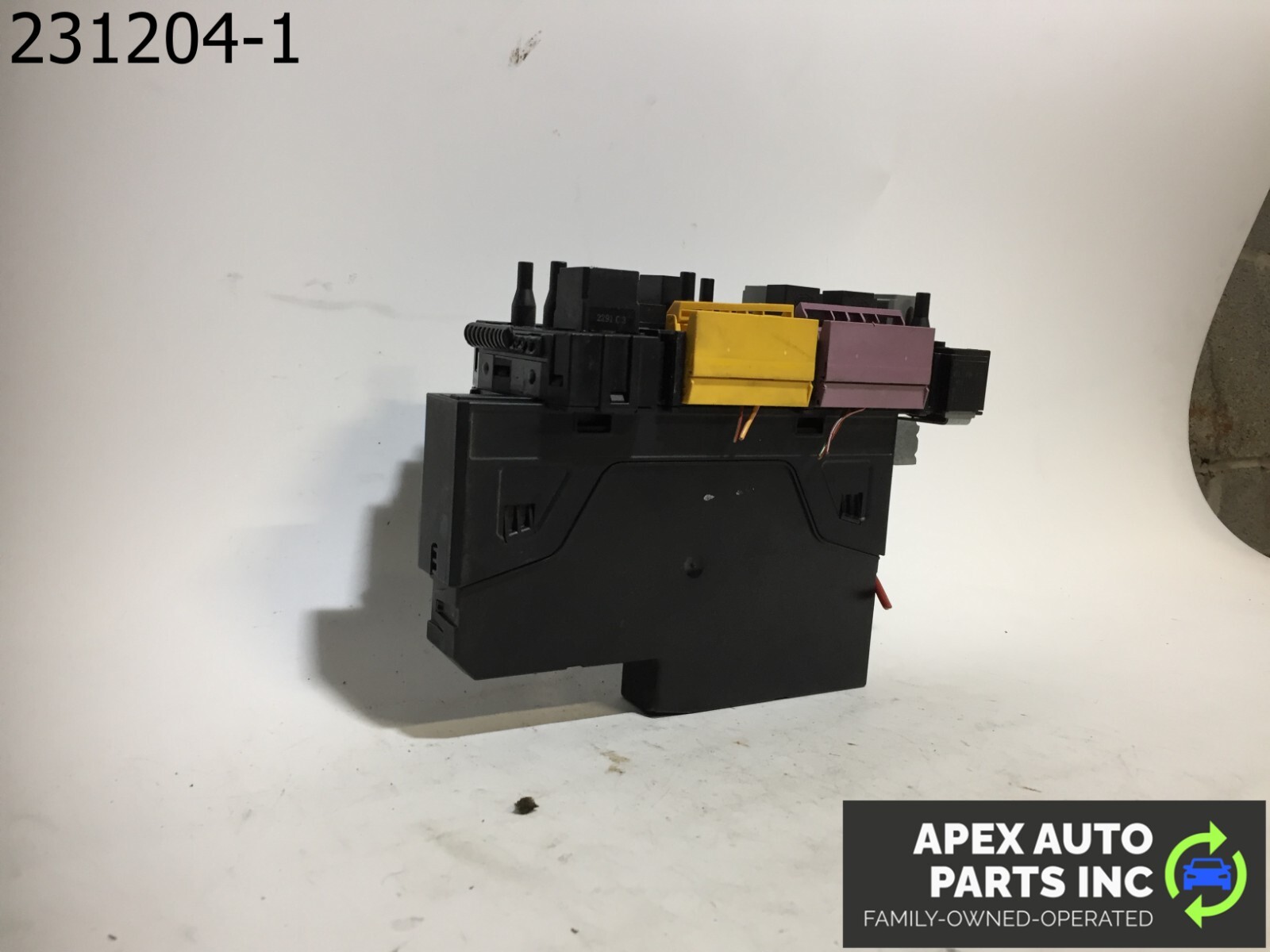 OEM Mercedes C300 2009 Rear SAM Module Fuse Box Relay 2045458201 - Image 3