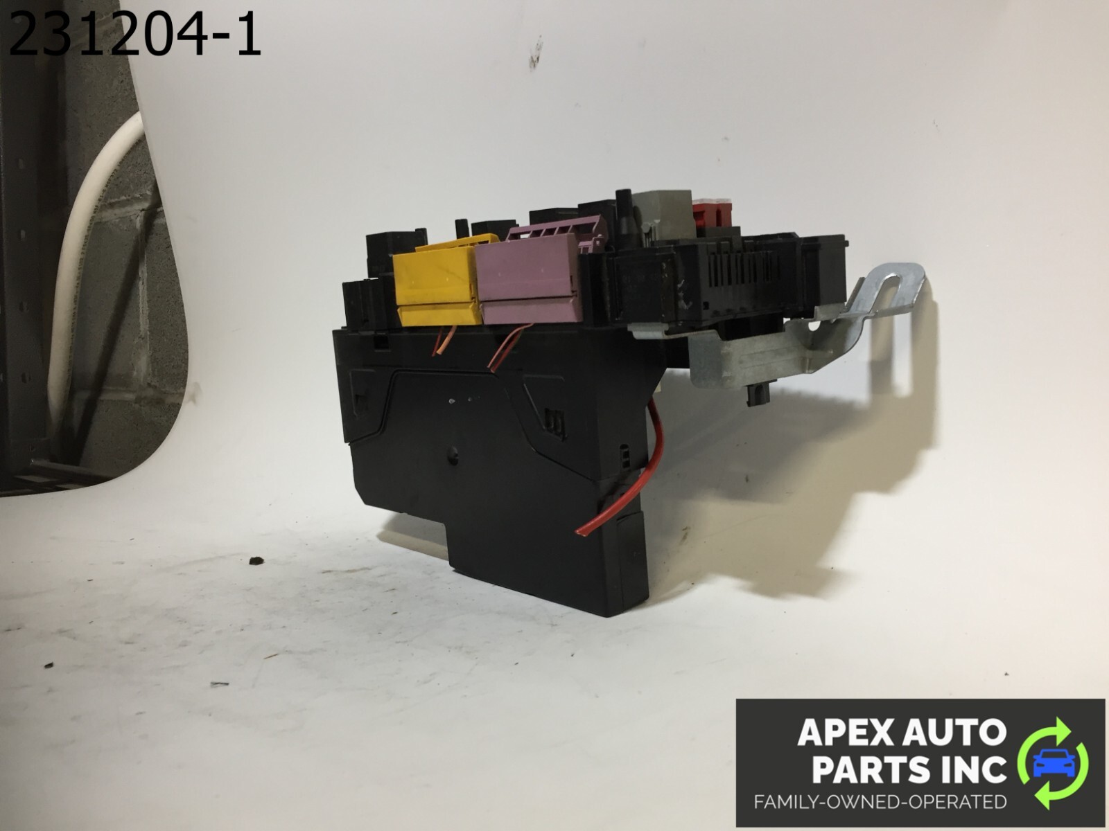 OEM Mercedes C300 2009 Rear SAM Module Fuse Box Relay 2045458201 - Image 4