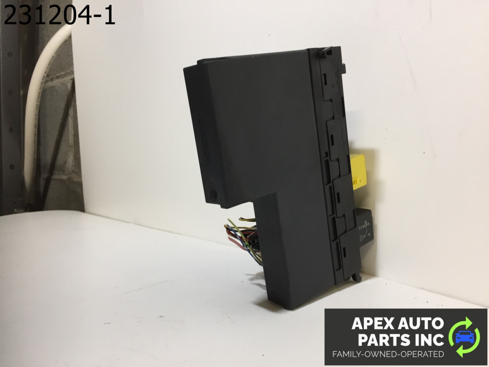 OEM Mercedes ES320 1998 Engine Compartment Front SAM Fuse Box Control Module - Image 7