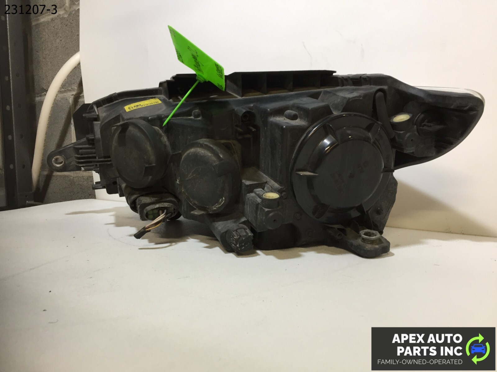 OEM Volkswagen CC 2012 FRONT RIGHT RH PASSENGER SIDE HEAD LIGHT LAMP - Image 7