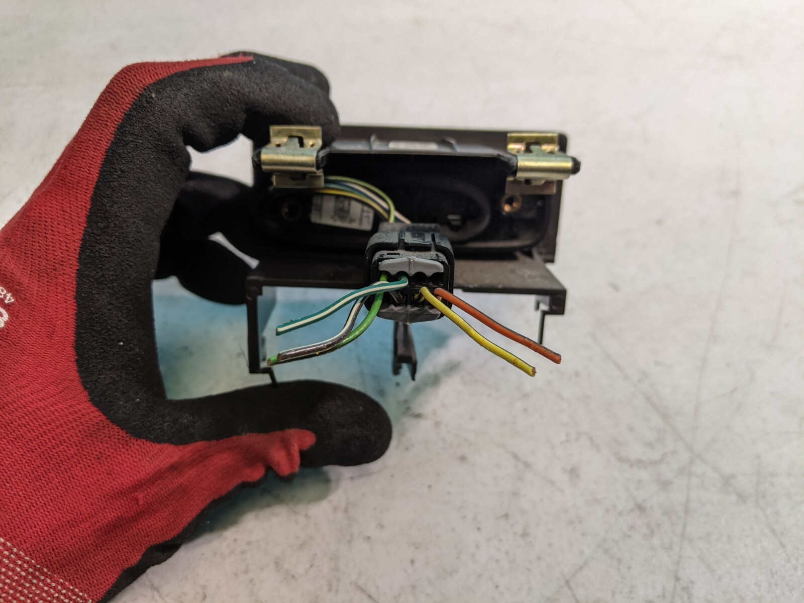 00-02 OEM Suburban Tahoe Yukon Sierra Onstar Switch Accessory Housing Switch - Image 3