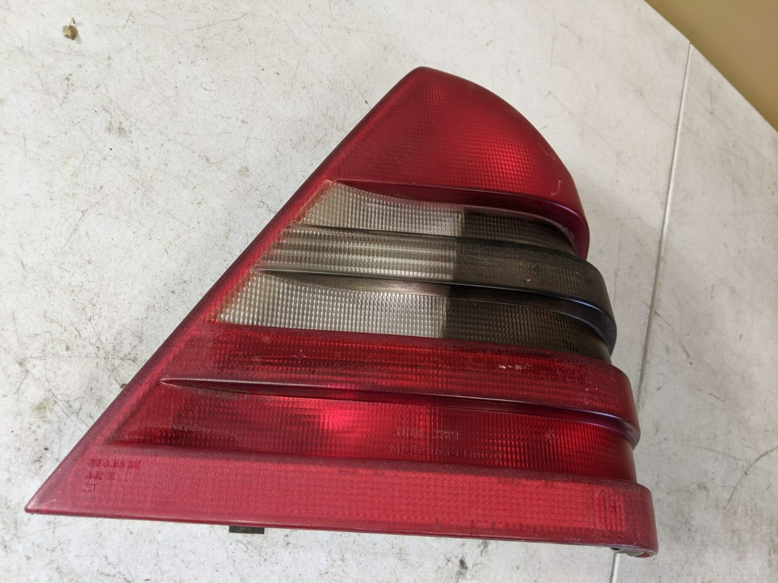1994-1997 Mercedes Benz RIGHT PASSENGER Tail Light Stop Lamp 202-820-14-64 OEM - Image 3