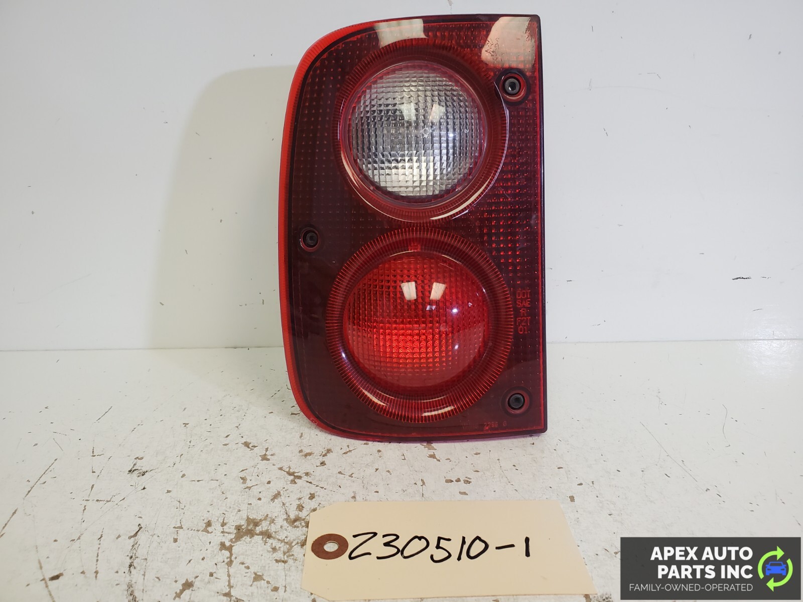1997 98 99 00 01 02 03 04 2006 LAND ROVER FREELANDER LEFT DRIVER SIDE TAIL LIGHT