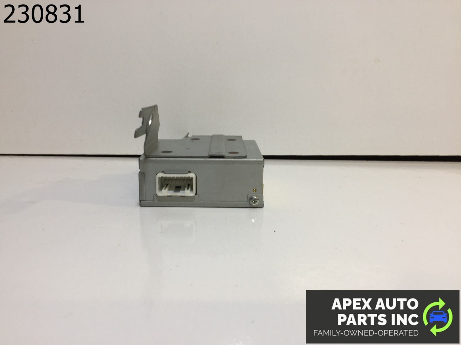 2008 2007 2006 2005 Infiniti FX35 Rear Camera Control Module OEM 284A1CL70A - Image 5