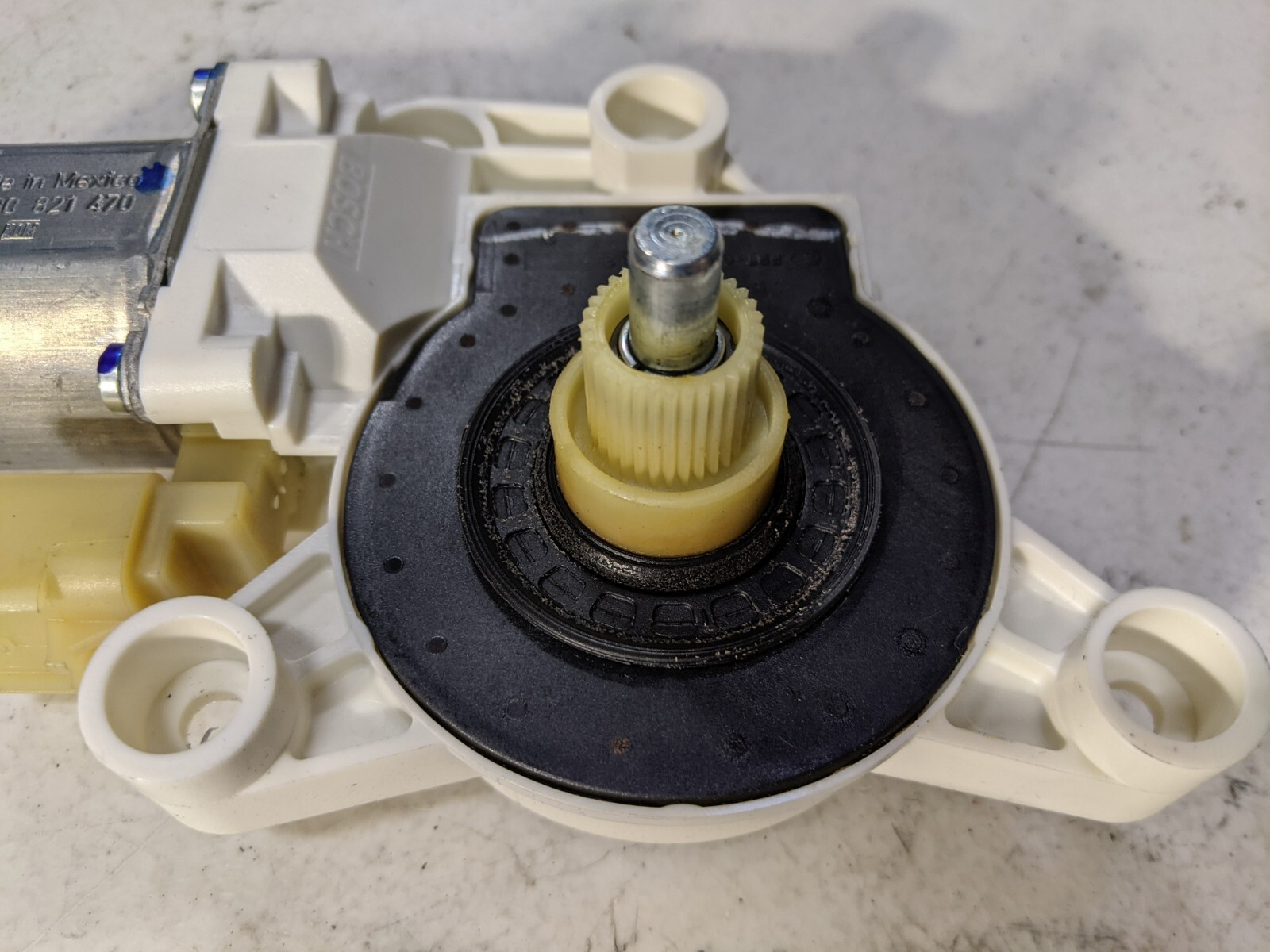 2010 VOLKSWAGEN ROUTAN FRONT RIGHT PASSENGER SIDE DOOR GLASS WINDOW MOTOR OEM - Image 4