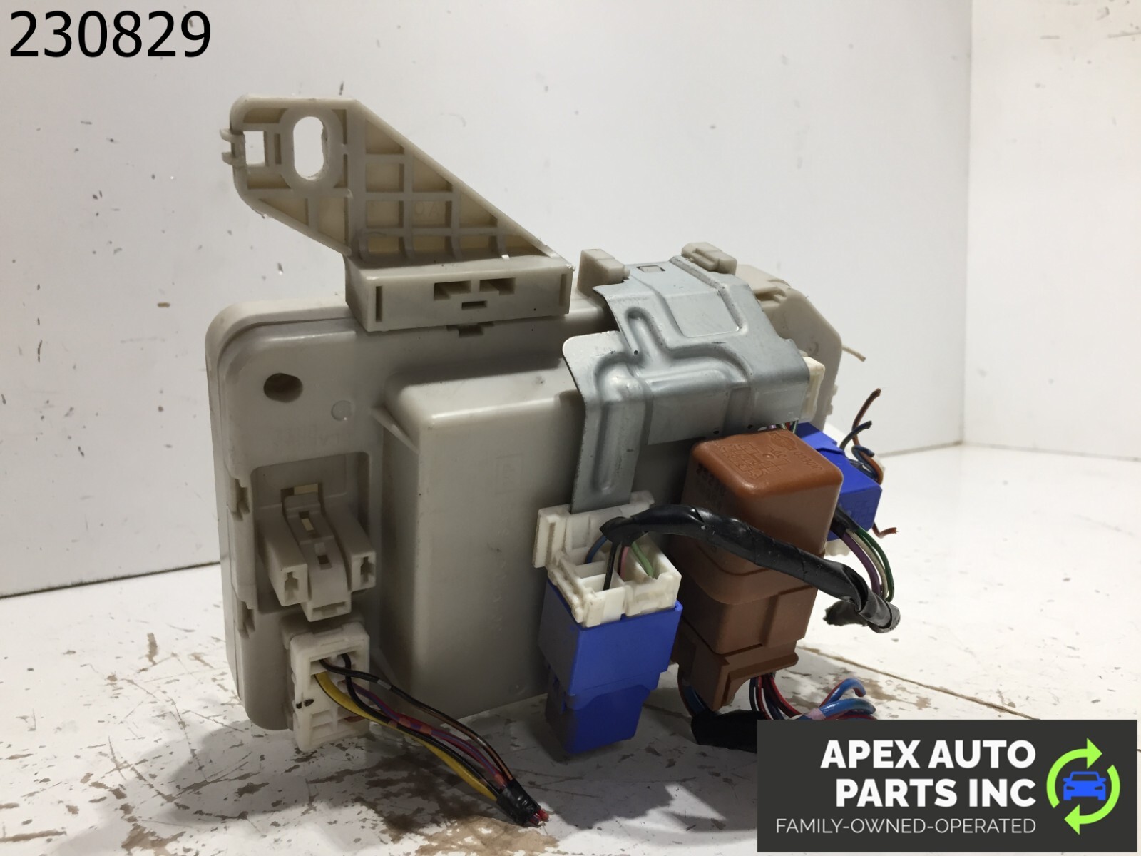 OEM 02 INFINITI Q45 Fuse Box Engine 198903 - Image 6