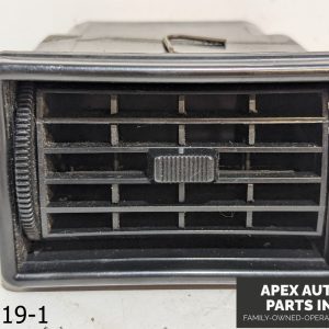 OEM 1980-1987 Jaguar XJ6 4.2L dash vent