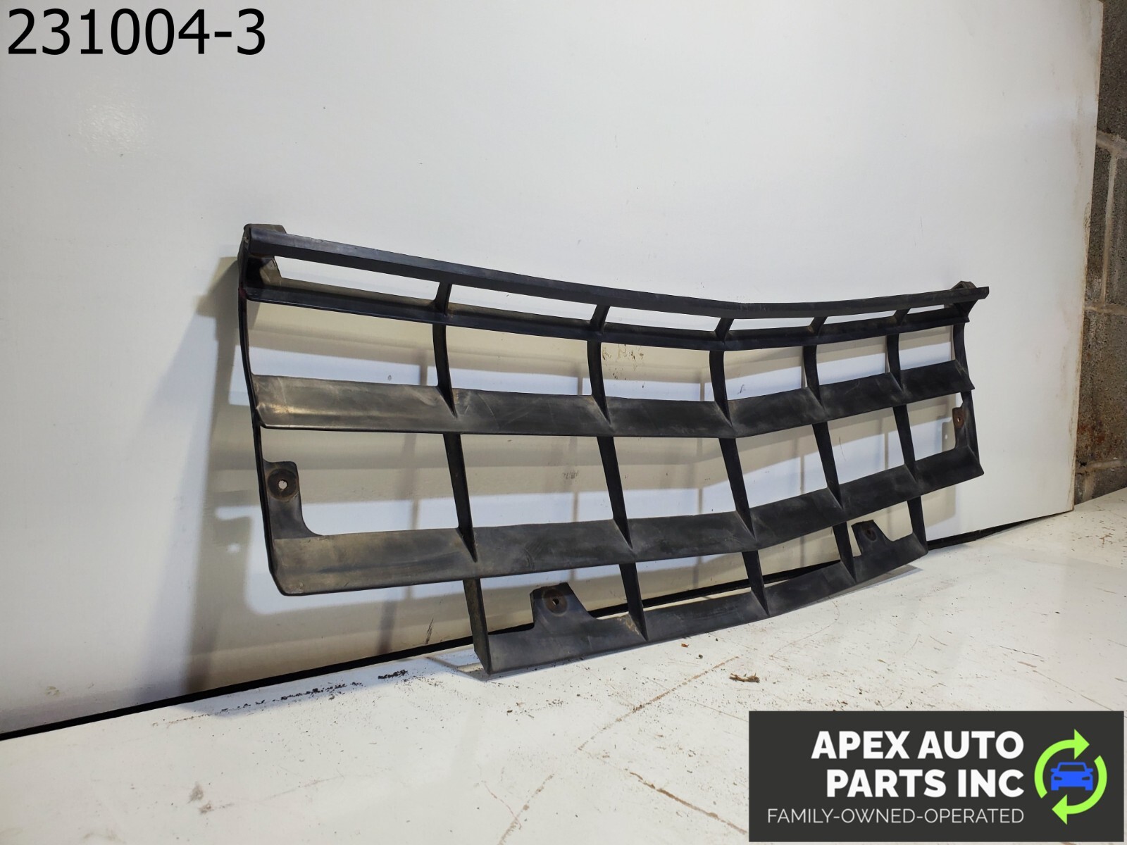 OEM 1984 Pontiac Fiero Front Bumper Grille Assembly Unit - Image 5