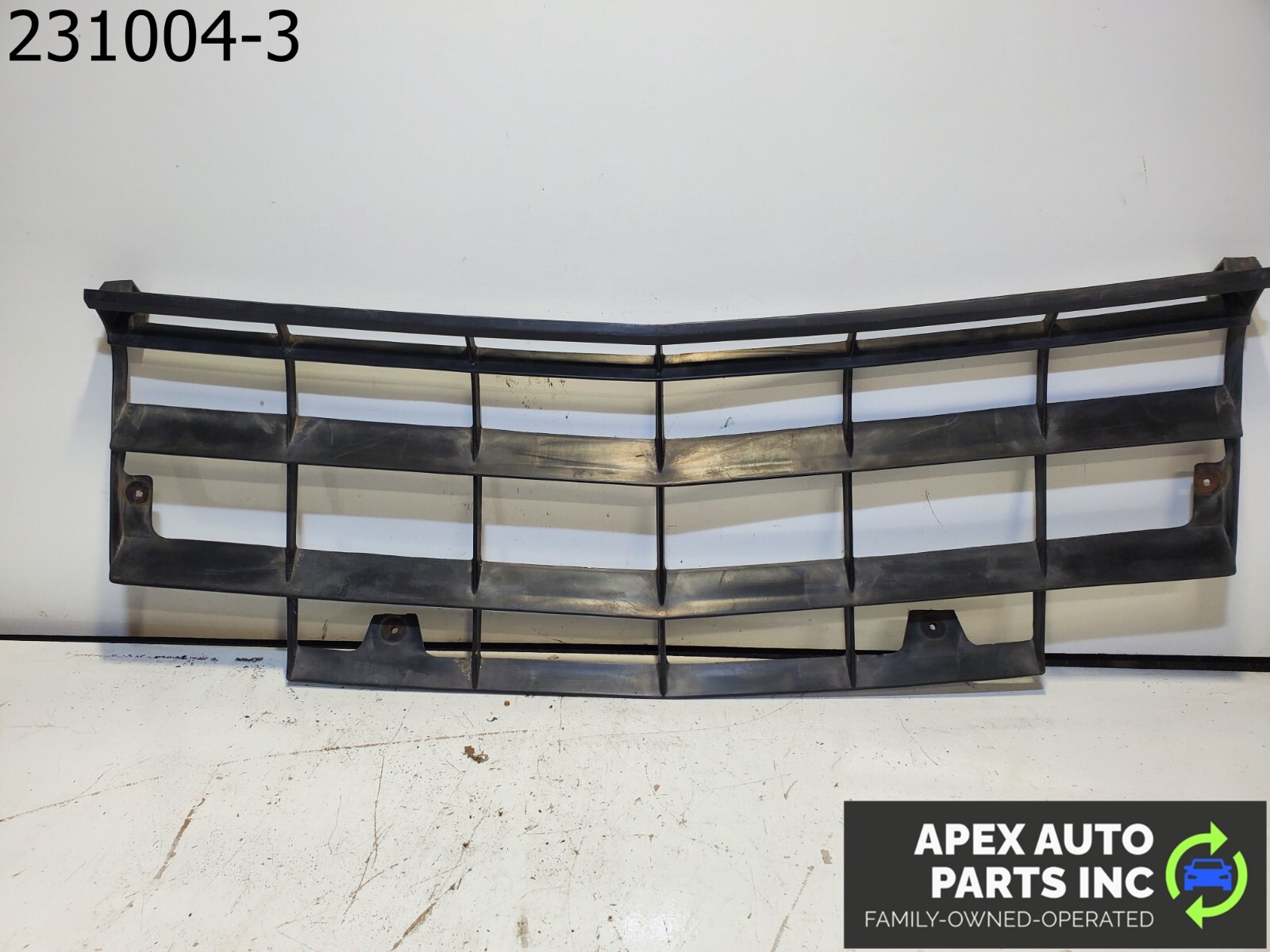 OEM 1984 Pontiac Fiero Front Bumper Grille Assembly Unit - Image 6