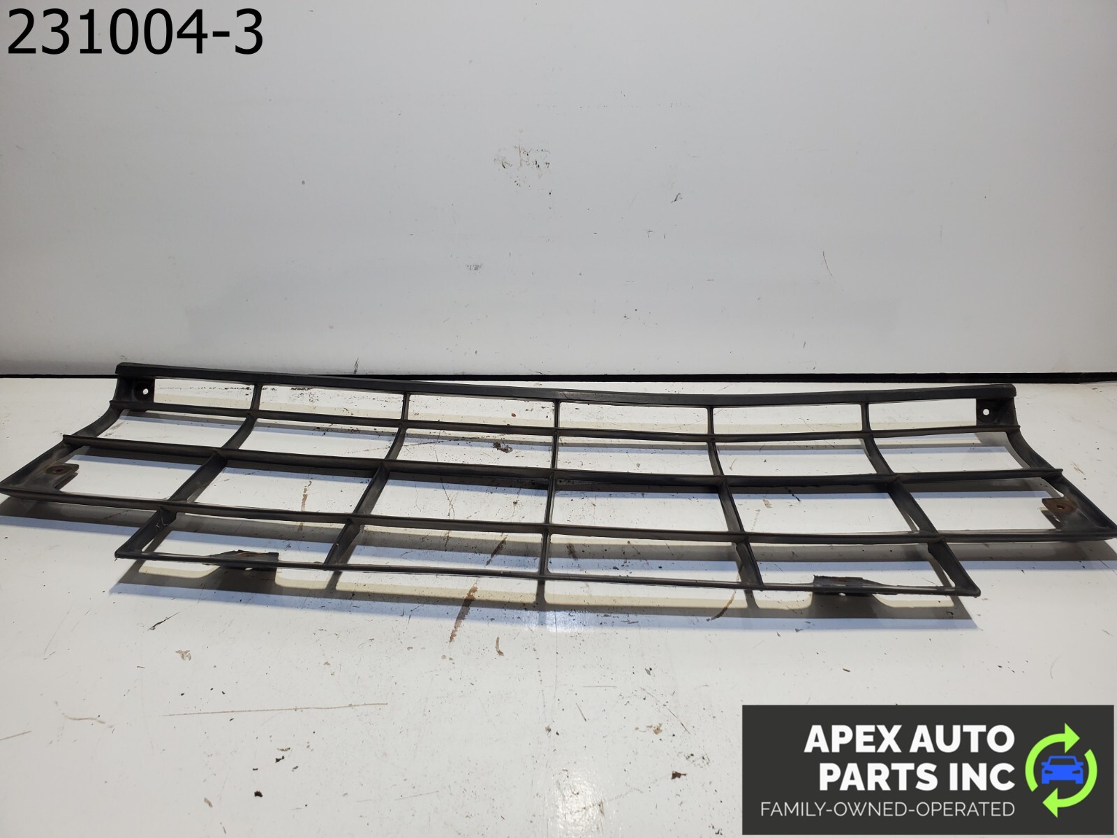 OEM 1984 Pontiac Fiero Front Bumper Grille Assembly Unit - Image 9
