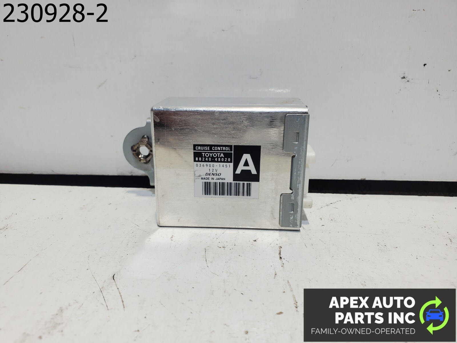 OEM 2001 LEXUS RX300 CRUISE CONTROL MODULE ECM ASSEMBLY