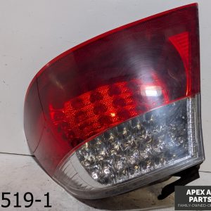 OEM 2002-2005 BMW 325i 2.5L Passenger Tail Light Clear Turn Lens