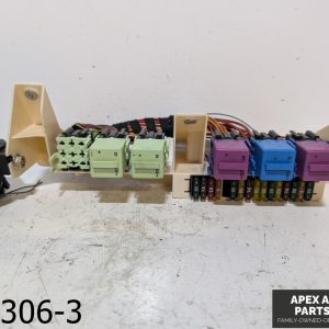 OEM 2004-2006 BMW X5 3.0L POWER JUNCTION FUSE BOX