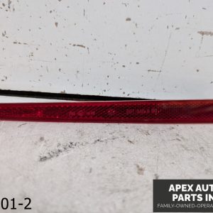 OEM 2005 BMW X5 4.4L Passenger REAR LOWER TAILGATE REFLECTOR 6901571