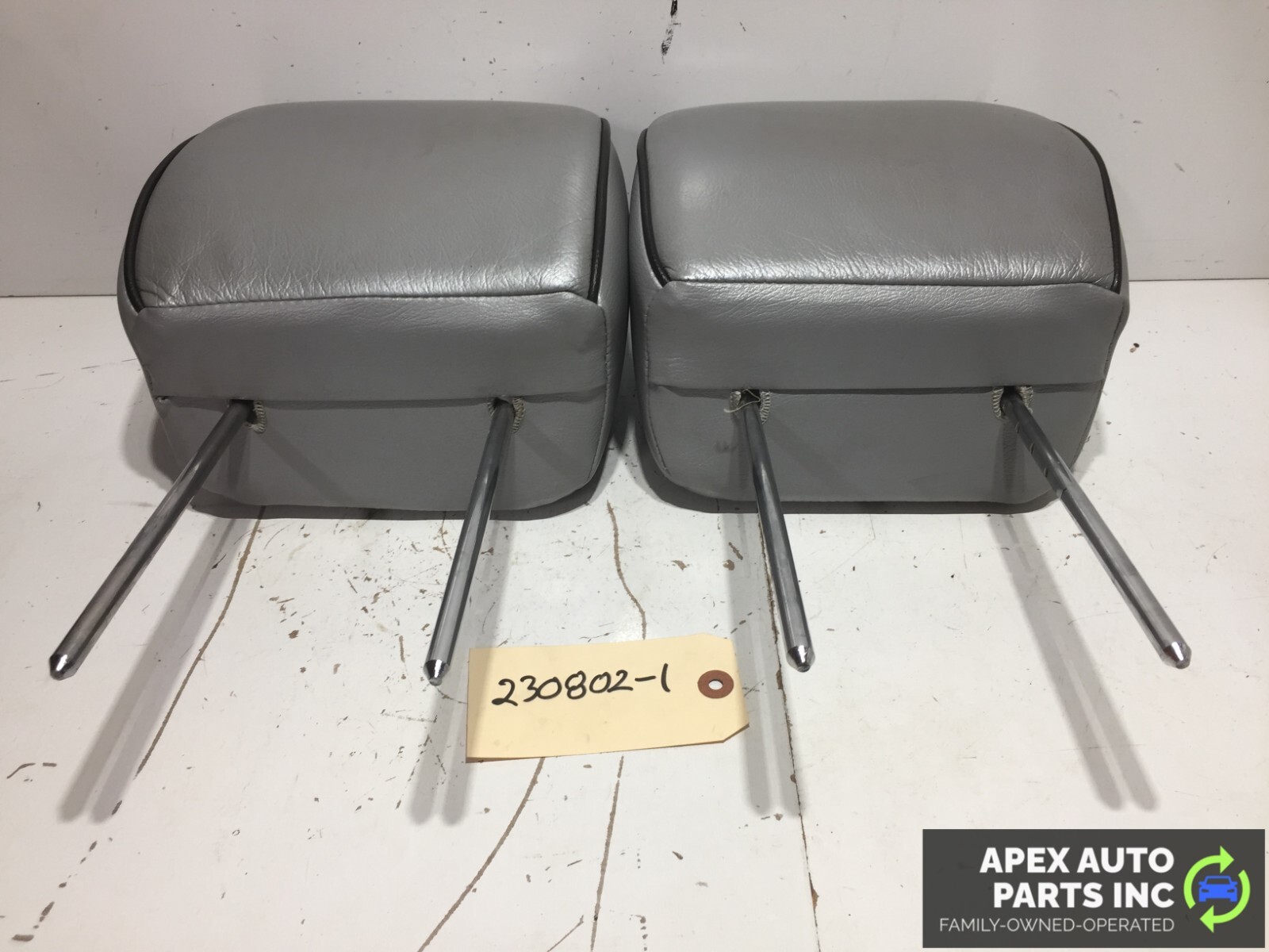 OEM 2007-2012 HYUNDAI SANTA FE FRONT SEAT HEADREST SET HEAD RESTS RH LH GRAY